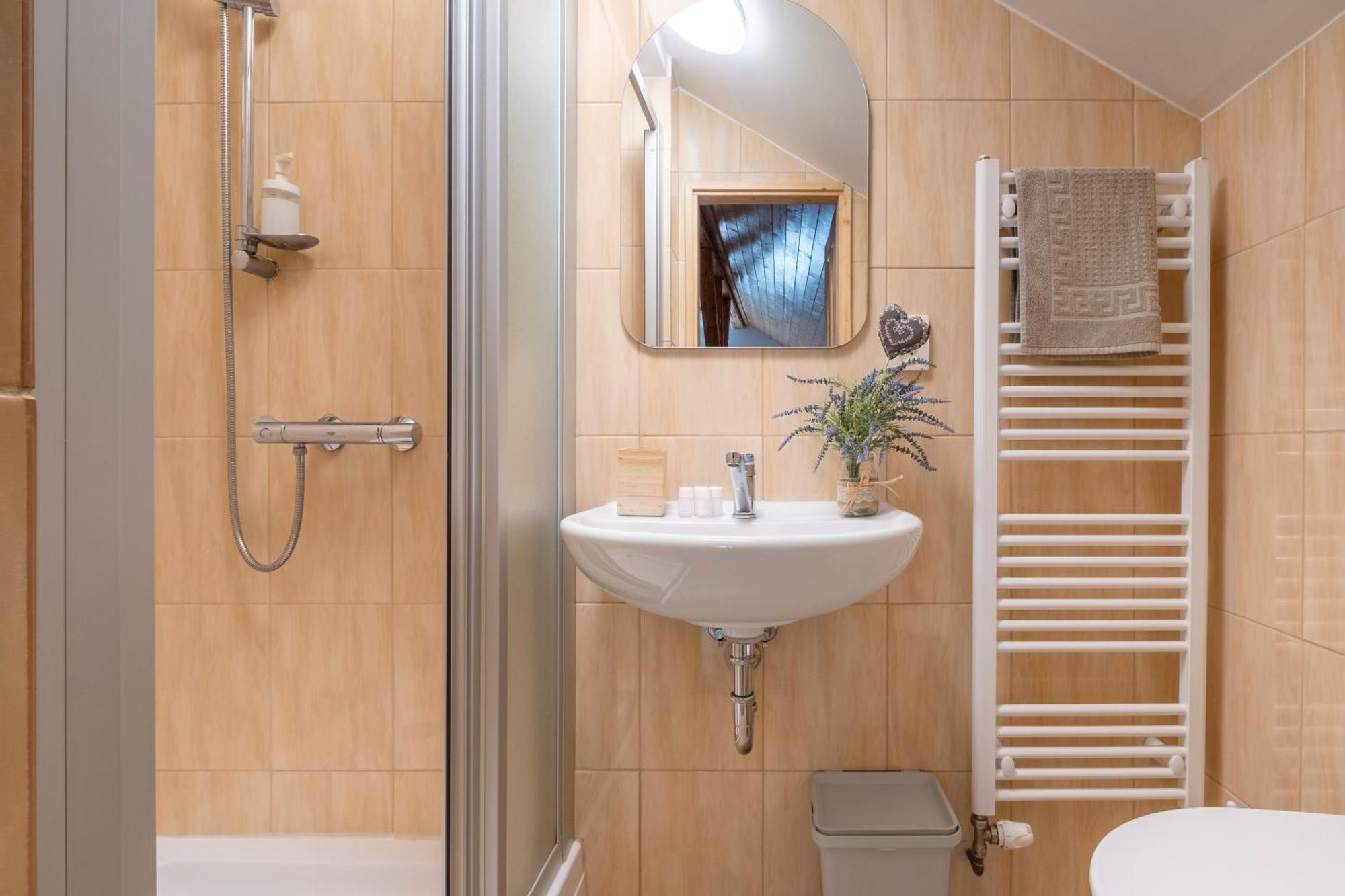 Krmelec U Kravi Hory Hotel Dolni Mala Upa Ngoại thất bức ảnh